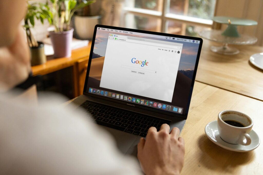 Cómo aparecer en las respuestas Google AI Overview