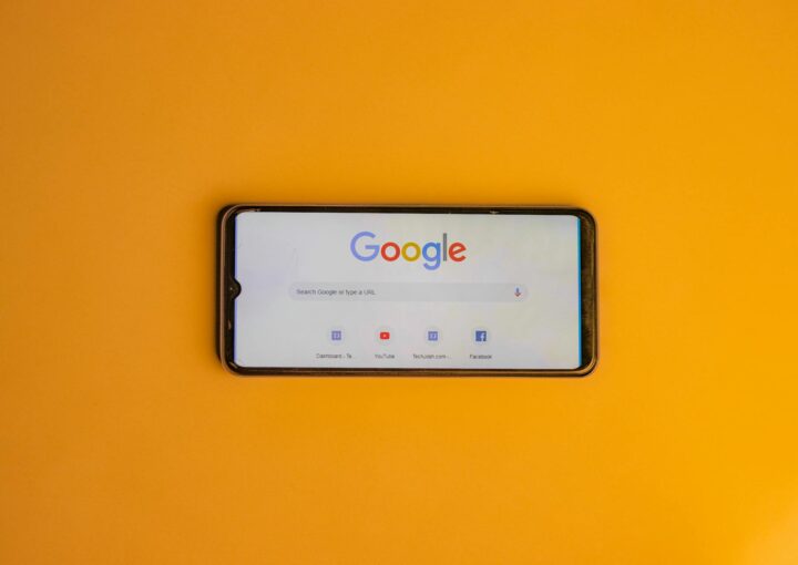 Cómo aparecer en las respuestas de Google AI Overview